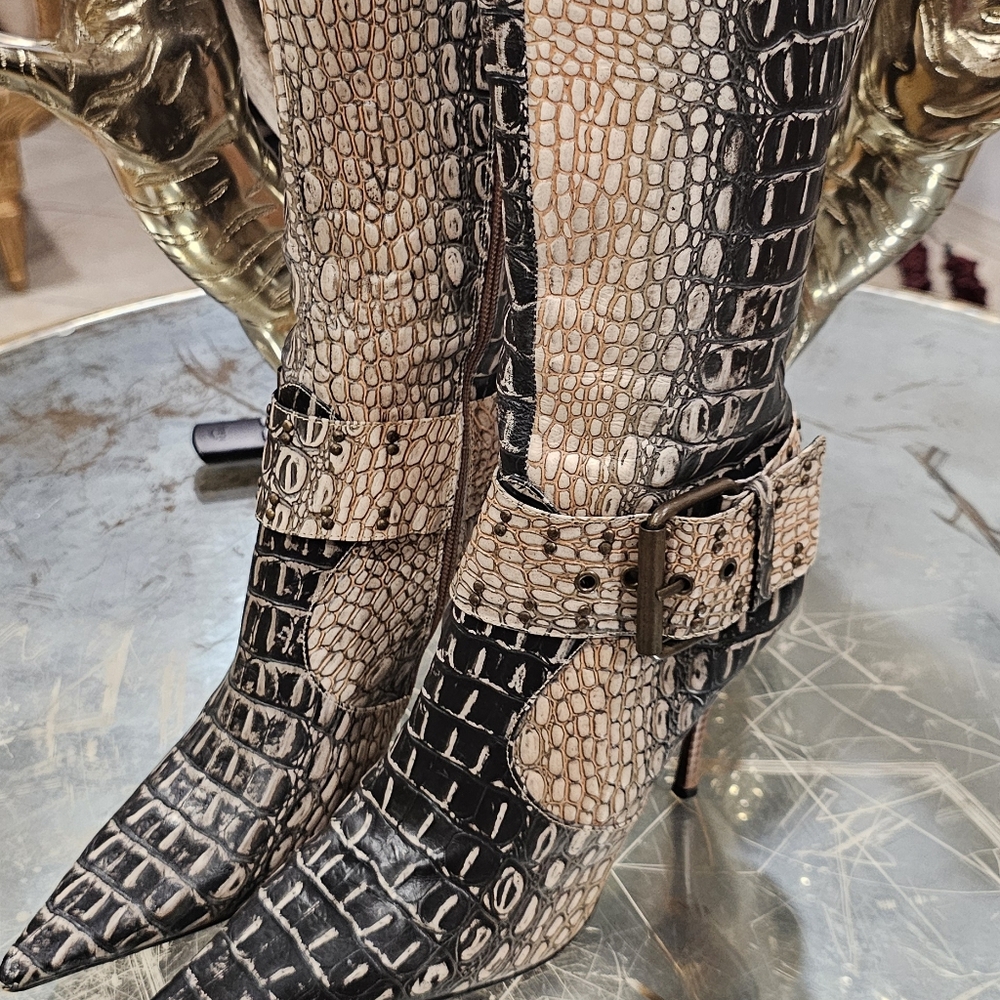 Bronx Black and Tan Croc-Patterned Heeled Boots